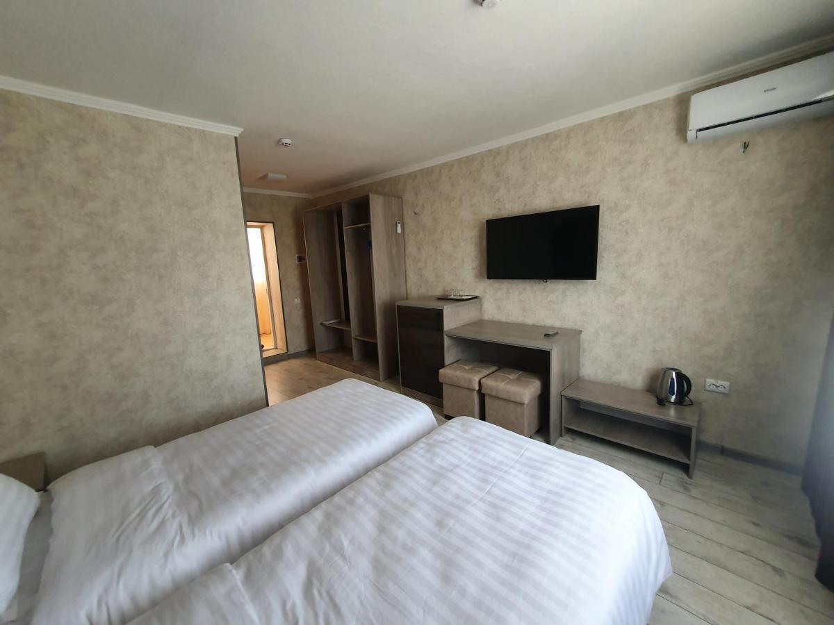Artist Regenci Hotel Tashkent Exterior photo