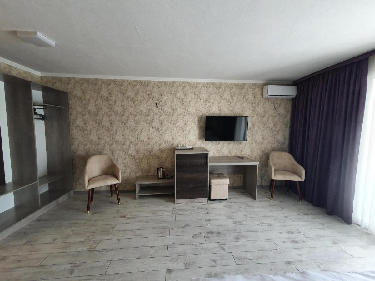 Artist Regenci Hotel Tashkent Exterior photo