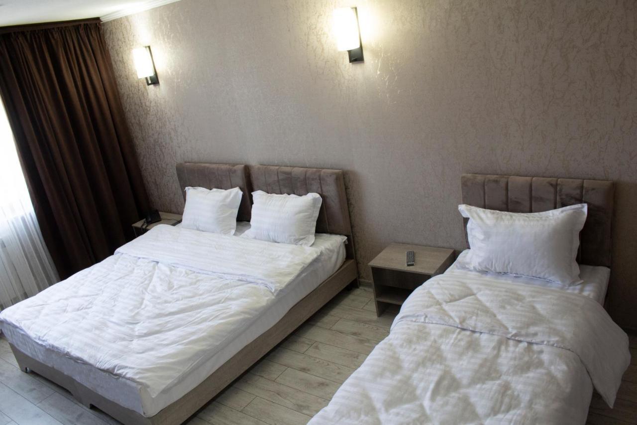 Artist Regenci Hotel Tashkent Exterior photo