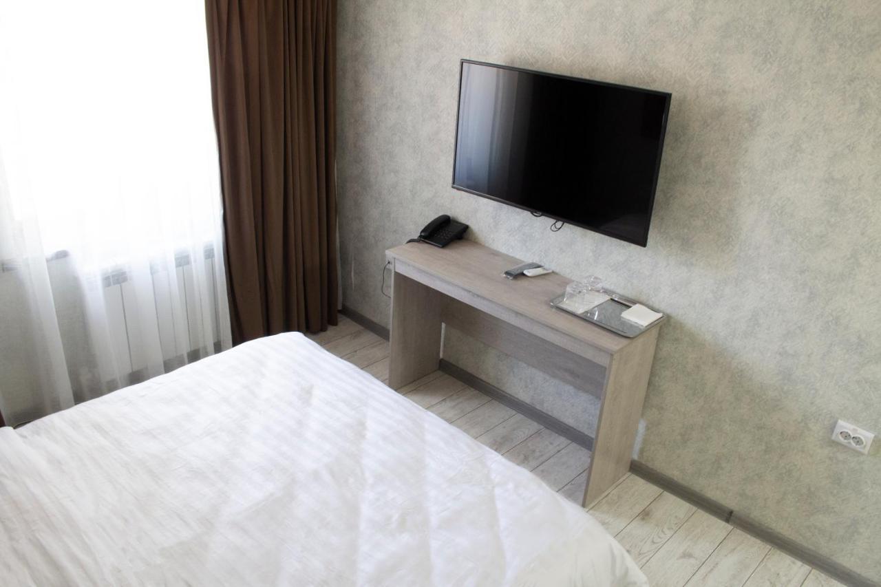Artist Regenci Hotel Tashkent Exterior photo